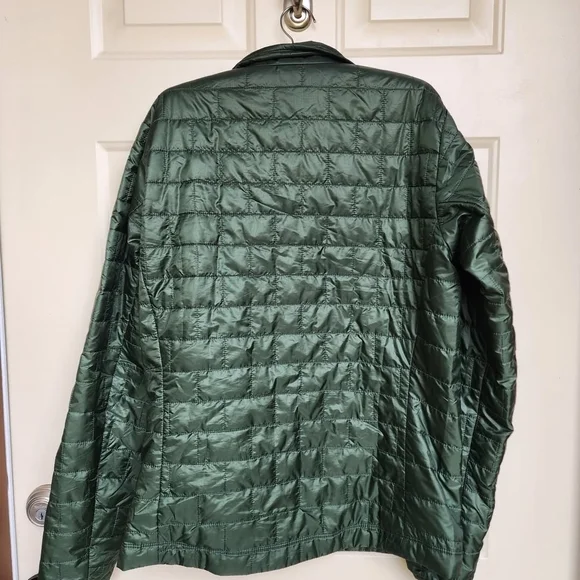 Patagonia Men's Green Puffer Jacket - Picture 2 of 2
